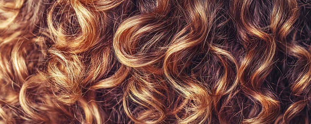 Frizz que não some: o que a rotina não está resolvendo